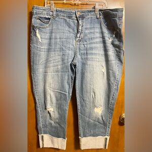 Jennifer Lopez size 18W boyfriend style cropped jeans
